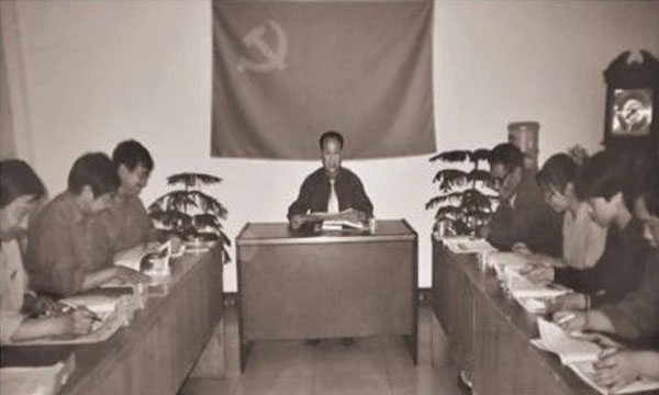 365电子游戏党支部 365电子游戏党支部