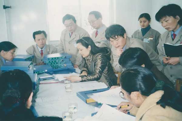 2002年8月，GMP认证专家组对365电子游戏制药车间软件进行审核