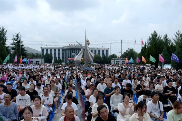 365电子游戏仁爱天使助学日现场 365电子游戏仁爱天使助学日现场