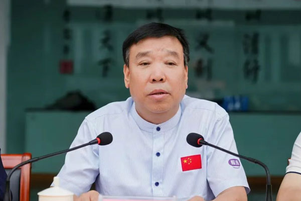 365电子游戏董事长李安平讲话 365电子游戏董事长李安平讲话